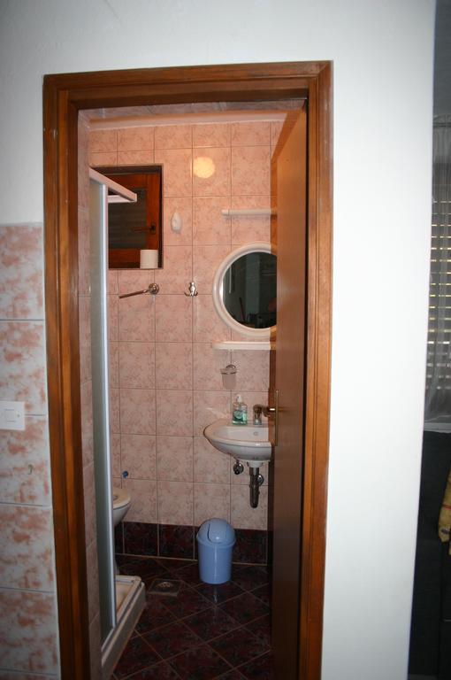 The White House Croatia Apartment Bibinje Room photo